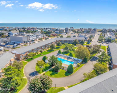 310 Maryland Avenue - Photo Thumbnail 14