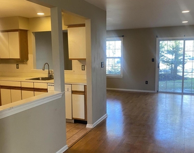 887 Crimson Court - Photo Thumbnail 4