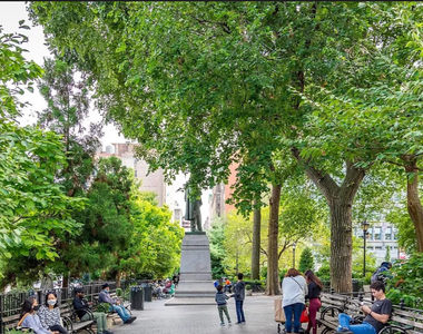 East 16 Avenue - Photo Thumbnail 4