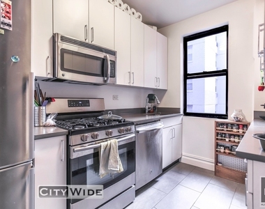 West 12 Street - Photo Thumbnail 3