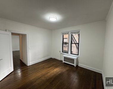 West 12 Street - Photo Thumbnail 5