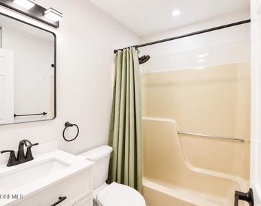 99 Oak Lane - Photo Thumbnail 15