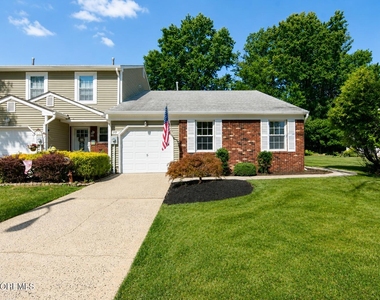 99 Oak Lane - Photo Thumbnail 40