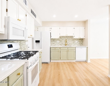 99 Oak Lane - Photo Thumbnail 30