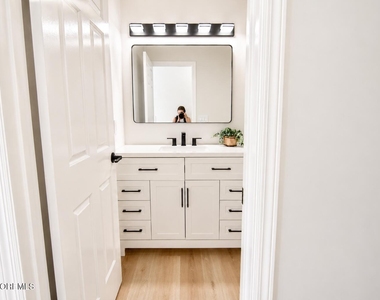 99 Oak Lane - Photo Thumbnail 25