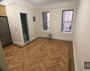 West 13 Street - Photo Thumbnail 3