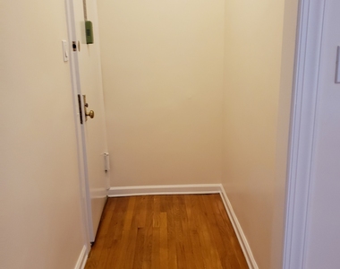 West 13 Street - Photo Thumbnail 4