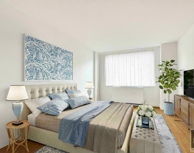 East 75th Street - Photo Thumbnail 1