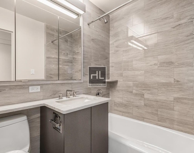 East 77th Street - Photo Thumbnail 1