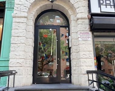East 116 Street - Photo Thumbnail 6