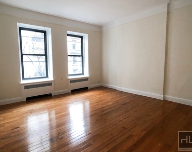East 82 Street - Photo Thumbnail 2