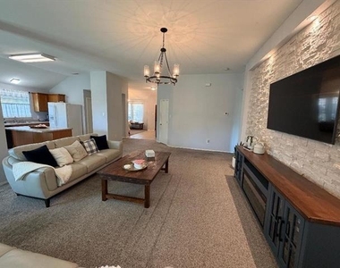 422 Beech Court - Photo Thumbnail 17