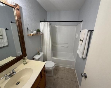 422 Beech Court - Photo Thumbnail 12