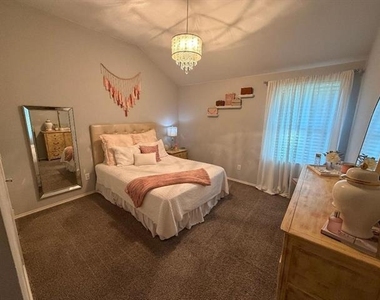 422 Beech Court - Photo Thumbnail 13