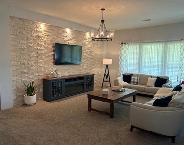 422 Beech Court - Photo Thumbnail 7