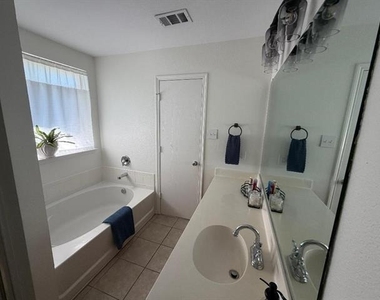 422 Beech Court - Photo Thumbnail 15