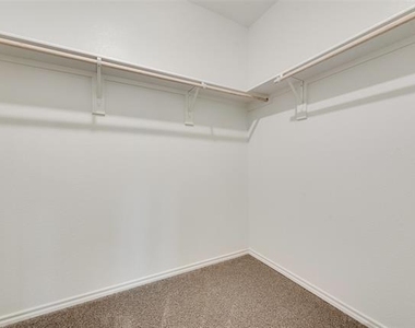 124 Labein Avenue - Photo Thumbnail 21
