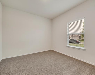 124 Labein Avenue - Photo Thumbnail 4