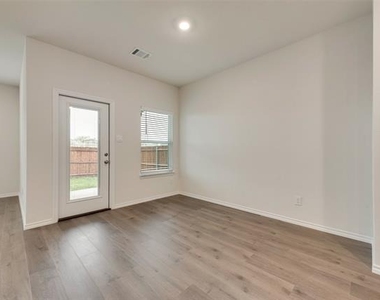 124 Labein Avenue - Photo Thumbnail 7