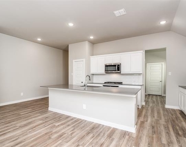 6231 Tawakoni Lane - Photo Thumbnail 4