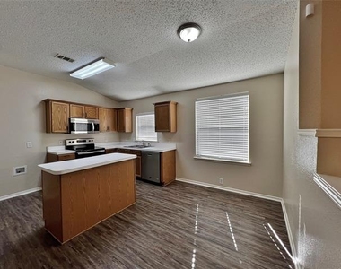 1901 Berkeley Drive - Photo Thumbnail 10