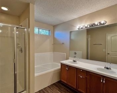 1901 Berkeley Drive - Photo Thumbnail 21