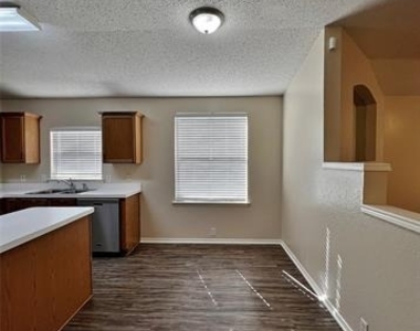 1901 Berkeley Drive - Photo Thumbnail 9
