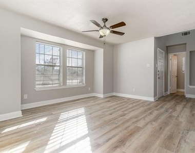 500 S Ballard Avenue - Photo Thumbnail 4