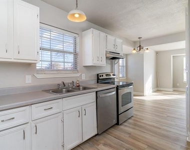 500 S Ballard Avenue - Photo Thumbnail 9