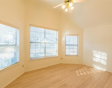 2411 Cross Timbers Trail - Photo Thumbnail 8