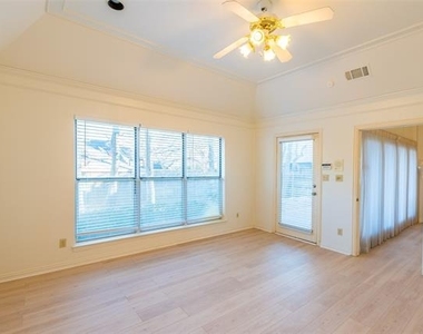 2411 Cross Timbers Trail - Photo Thumbnail 17