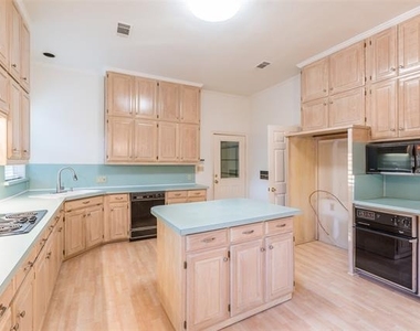 2411 Cross Timbers Trail - Photo Thumbnail 12