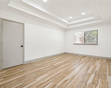 4316 Denver Drive - Photo Thumbnail 9