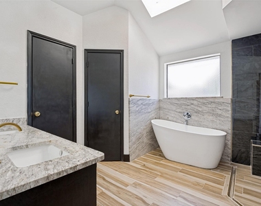 4316 Denver Drive - Photo Thumbnail 12