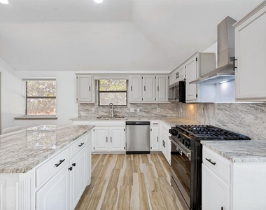 4316 Denver Drive - Photo Thumbnail 5