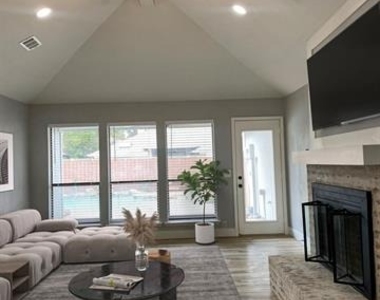 4316 Denver Drive - Photo Thumbnail 3