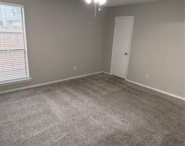 2011 Lavon Creek Lane - Photo Thumbnail 17