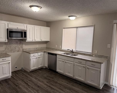 2011 Lavon Creek Lane - Photo Thumbnail 9