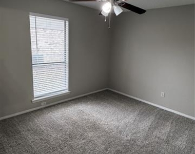 2011 Lavon Creek Lane - Photo Thumbnail 13