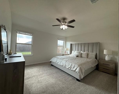 305 Charmed Way - Photo Thumbnail 22