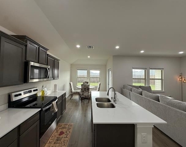 305 Charmed Way - Photo Thumbnail 17