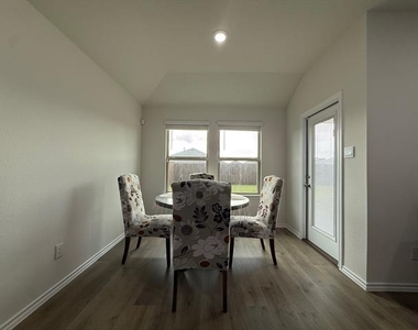 305 Charmed Way - Photo Thumbnail 19