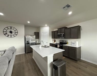 305 Charmed Way - Photo Thumbnail 16