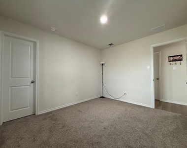305 Charmed Way - Photo Thumbnail 28