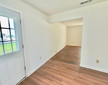 102 Ator Street - Photo Thumbnail 8