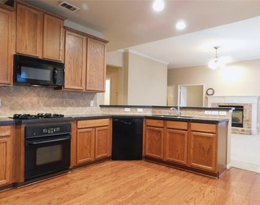 108 Red Bluff Drive - Photo Thumbnail 9