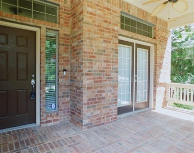 108 Red Bluff Drive - Photo Thumbnail 4