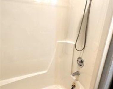 1815 Greenwood Drive - Photo Thumbnail 11