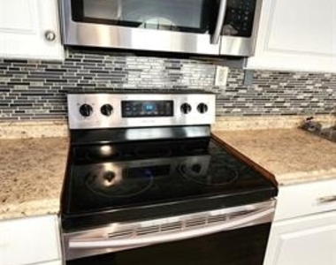 1815 Greenwood Drive - Photo Thumbnail 13