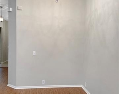 2820 Thorncreek Lane - Photo Thumbnail 5